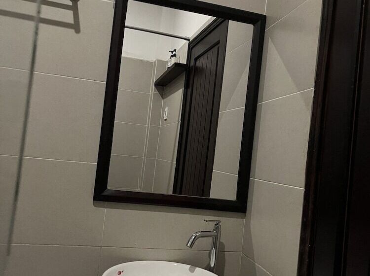 اتاق سوپریور, Kha Hostel