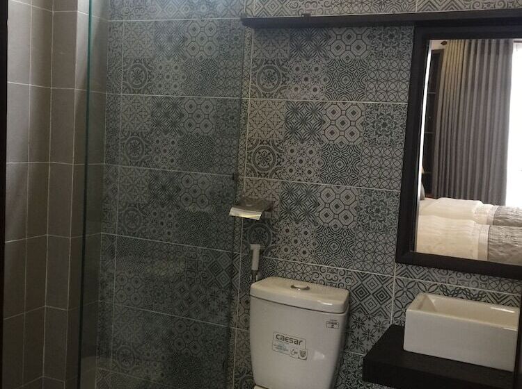 اتاق لوکس سه تخته, Kha Hostel