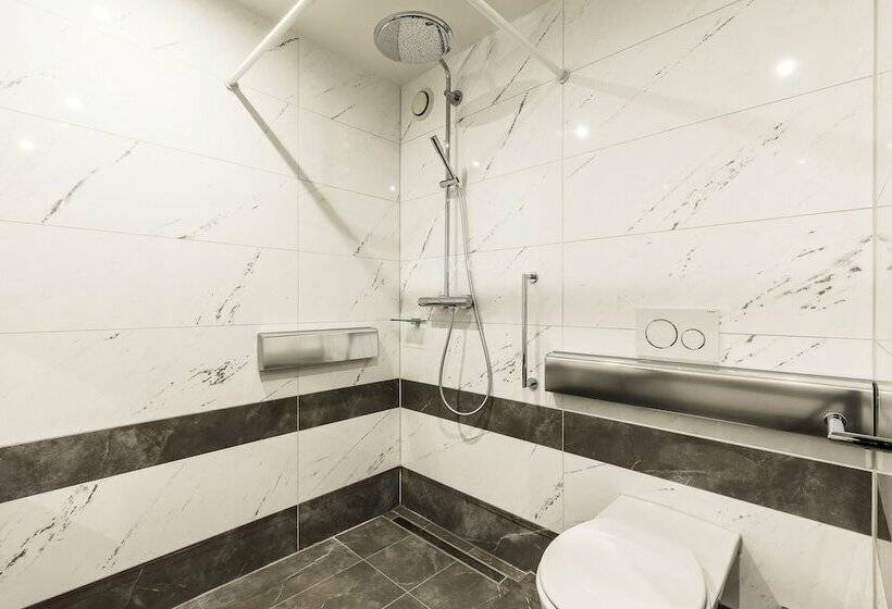 غرفة قياسية لذوى الاحتياجات الخاصة, Monet Garden Hotel Amsterdam