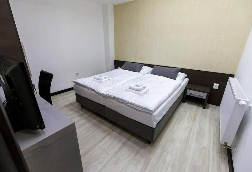 スタンダードルーム, U Kostela