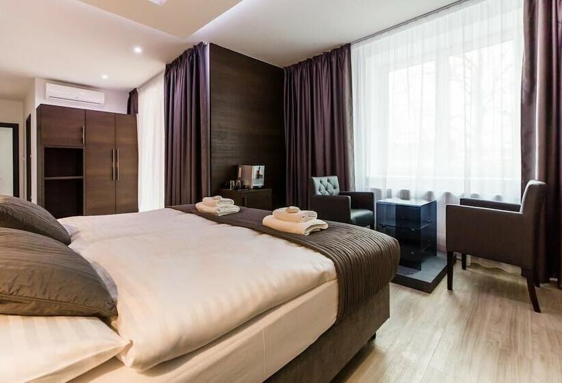 デラックスルーム, U Kostela