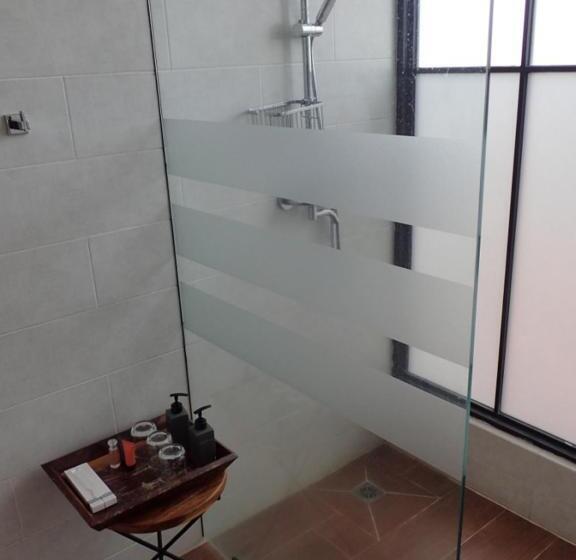 اتاق استاندارد با بالکن, Vihara Angkor