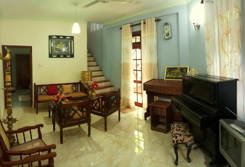 غرفة ديلوكس, Staykandy