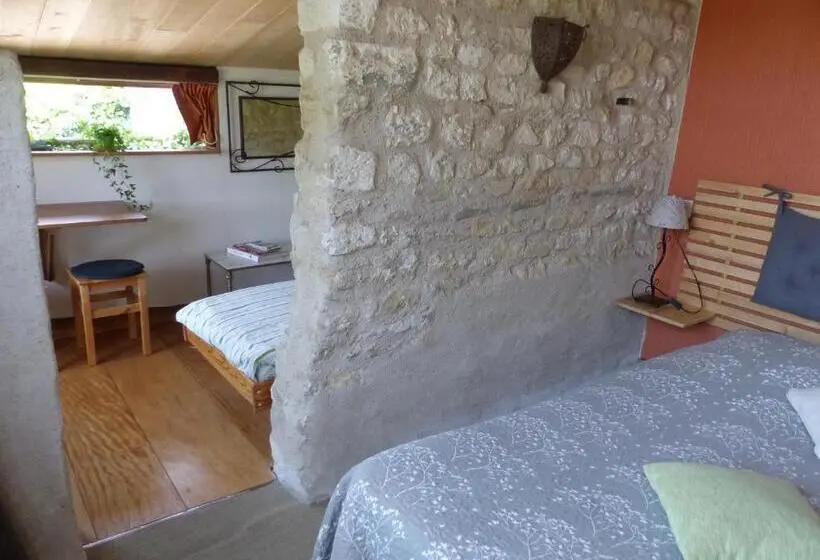 デラックスルーム, La Maison Rouge