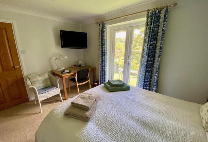 Standard-huone Jokinäkymä, Millbrook