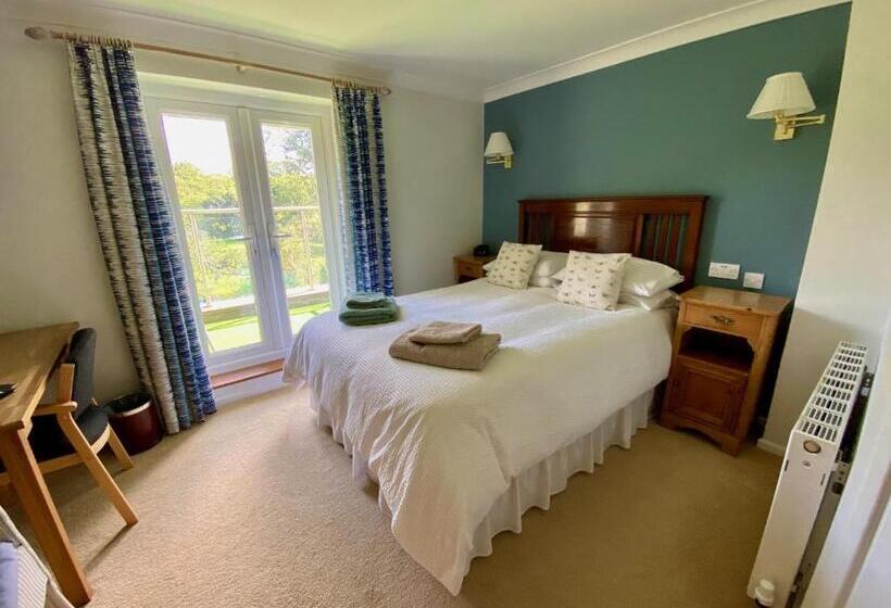 Standard-huone Jokinäkymä, Millbrook