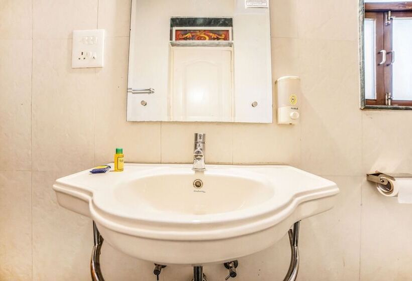 豪华房间, Fabhotel East Field Homes   Nr Airport Road