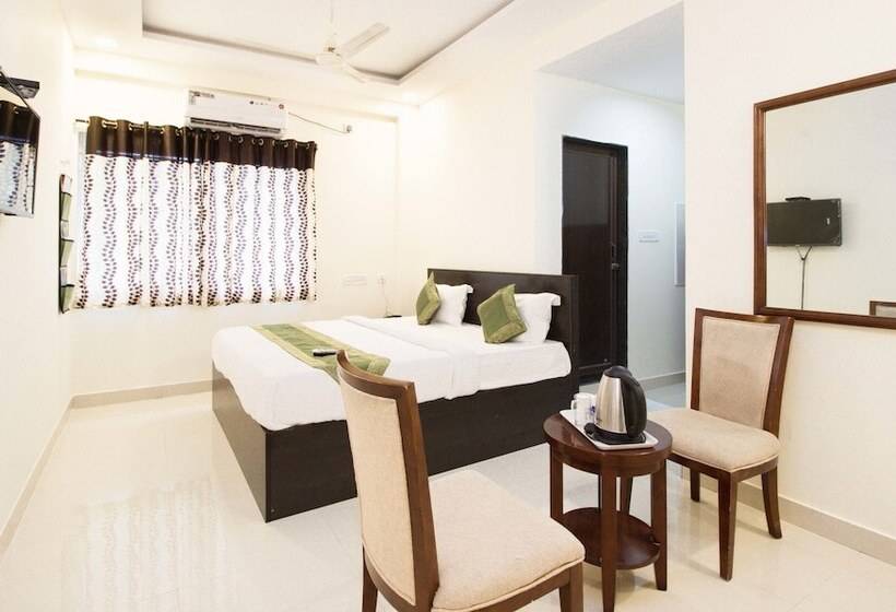 Habitación Deluxe, Treebo Midtown