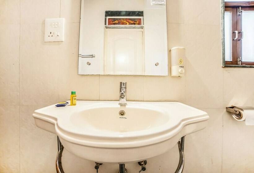 豪华房间, Fabhotel East Field Homes   Nr Airport Road