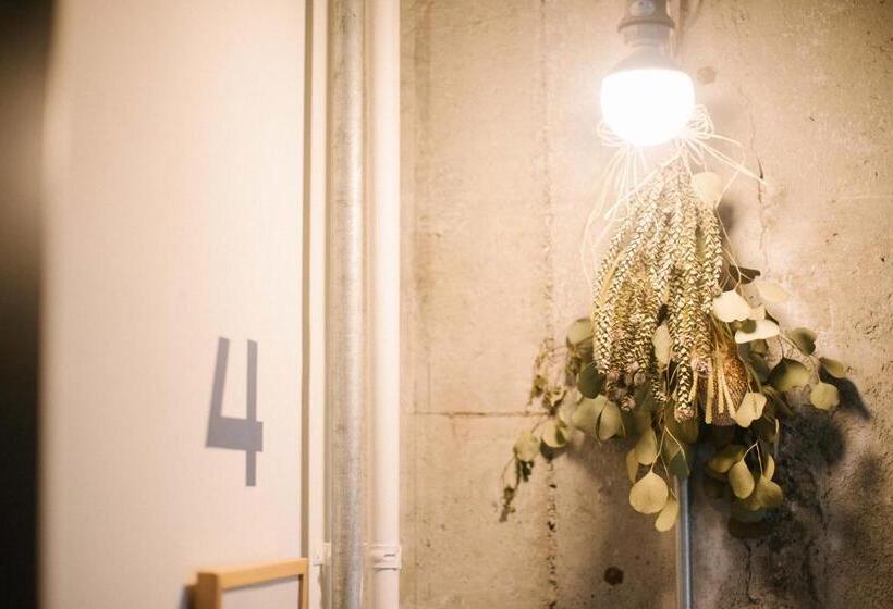 家庭间, Sunny Day Hostel