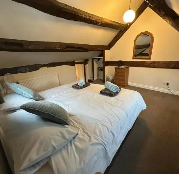 デラックスルーム, 36 Heritage House