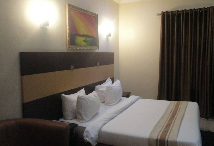 اتاق لوکس, Caesar S Court Hotel And Suites