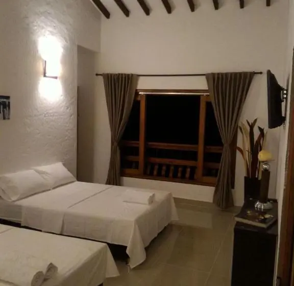 スタンダード４人部屋, Finca Hotel Guali Santafe