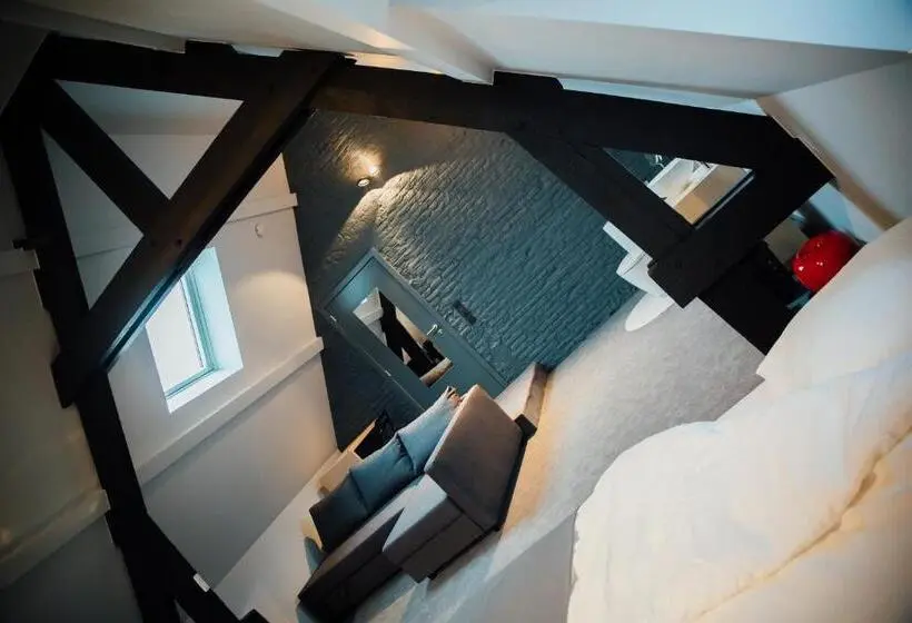 Standard Neljän Hengen Huone, Auberge De L'abbaye