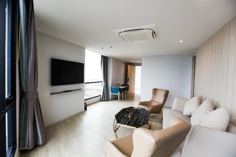 Люкс Вид на Море, Brighton Grand Hotel Pattaya   Sha Extra Plus