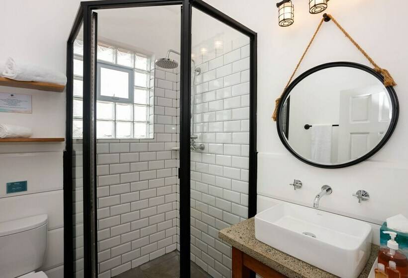 سوییت با چشمانداز دریا, Divers Paradise Boutique