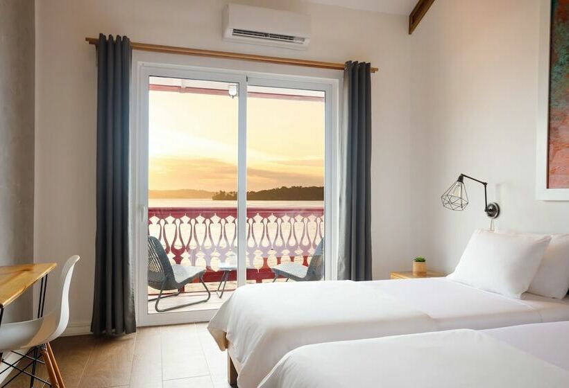 غرفة قياسية مطلّة علي البحر, Divers Paradise Boutique