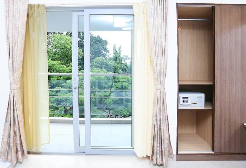 Номер Deluxe, Treebo Pechis Castle