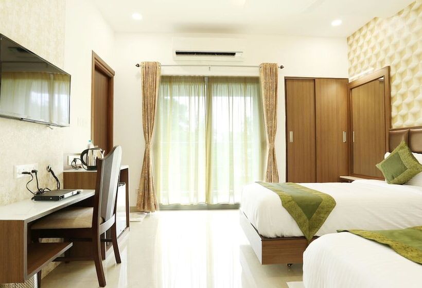 Номер Deluxe, Treebo Pechis Castle