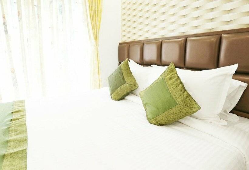 Номер Стандарт, Treebo Pechis Castle