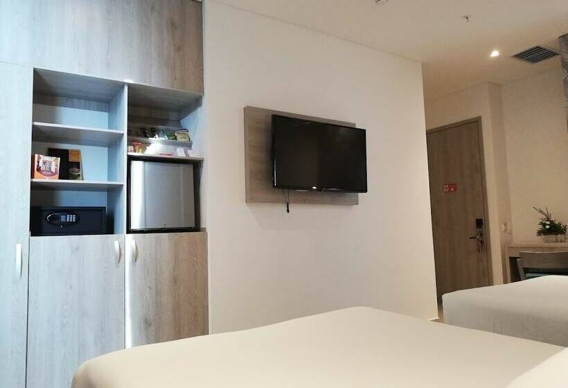 غرفه قياسيه سريرين مزدوجين, Zi One Luxury