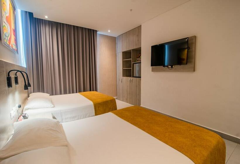 غرفه قياسيه سريرين مزدوجين, Zi One Luxury