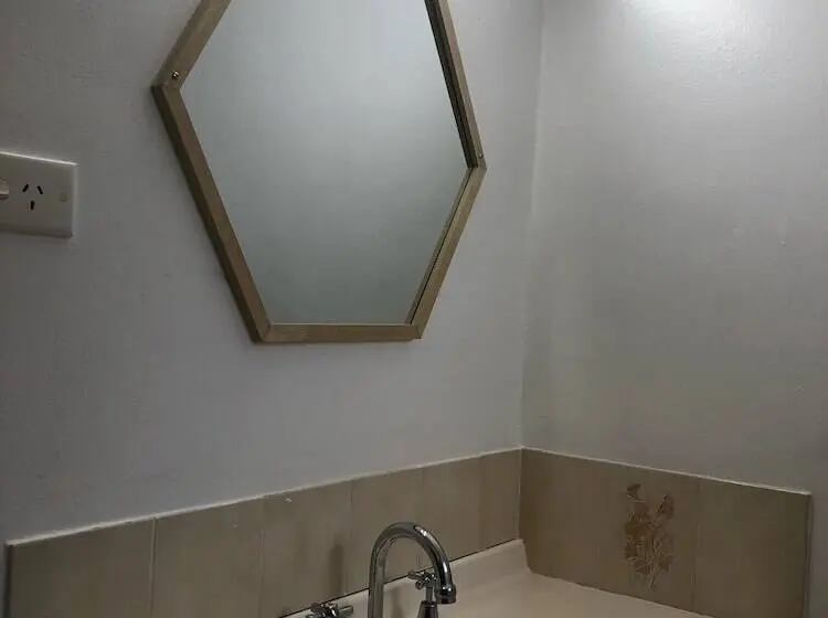 スタンダードシングルルーム, Childers Budget Accommodation