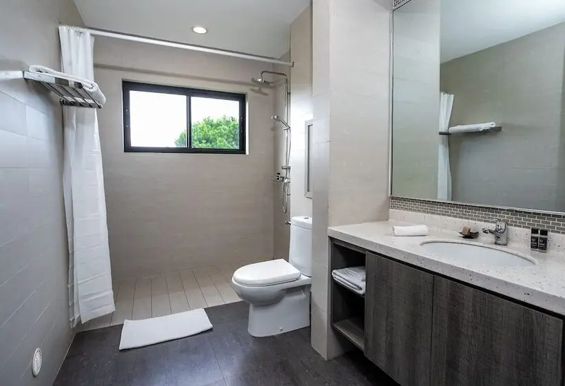 اتاق استاندارد سه نفره, San Cristobal Boutique Hotel   Ivato Airport