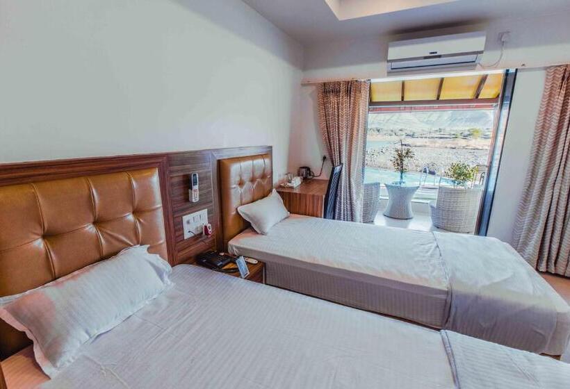 اتاق لوکس با بالکن, Suma Adventure And Resort