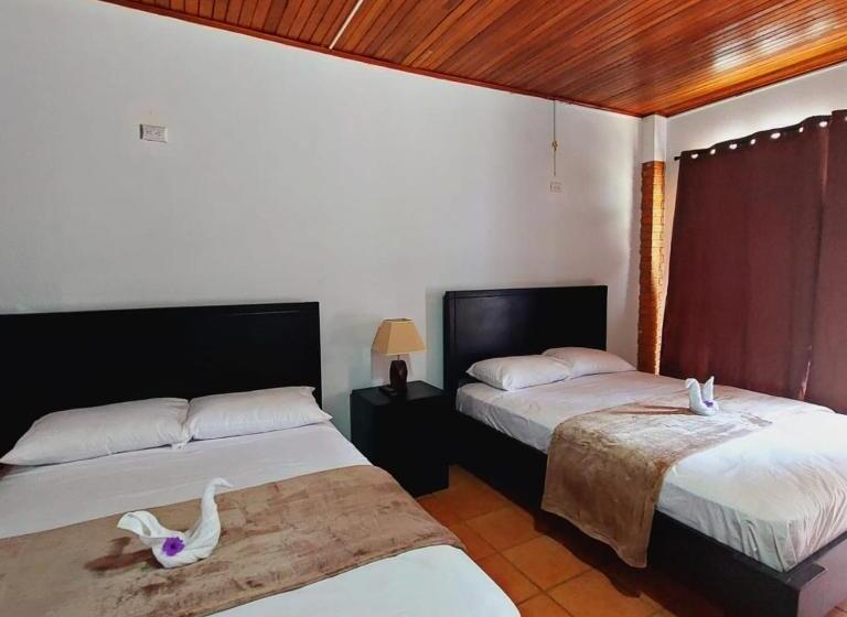 اتاق لوکس, Uruka Lodge