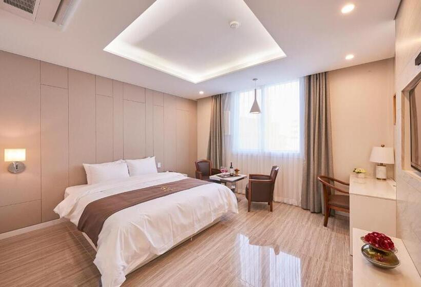 חדר ביזנס, Gwangju Aura