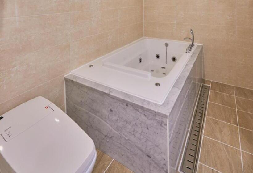 חדר ביזנס, Gwangju Aura