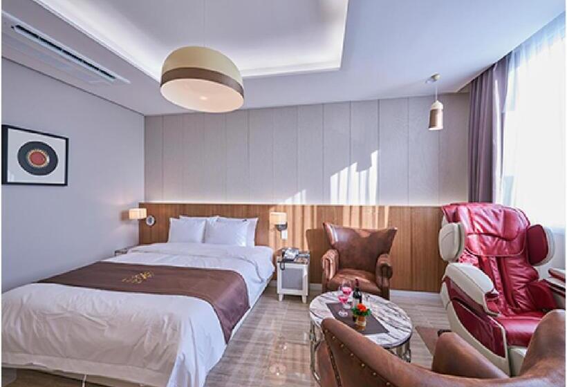 סוויטה אקזקיוטיב, Gwangju Aura