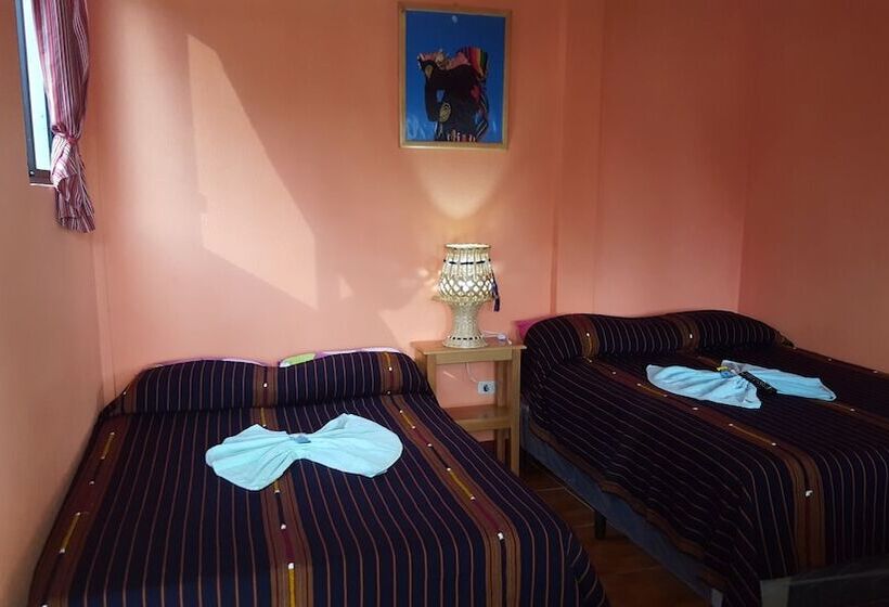 اتاق استاندارد سه نفره, Encuentro Del Viajero