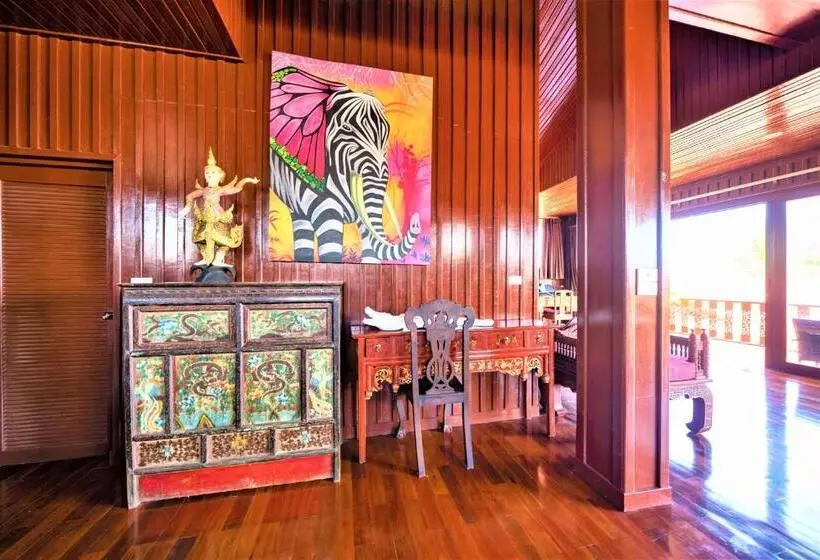 Sviitti Poreallas, Erawan Villa