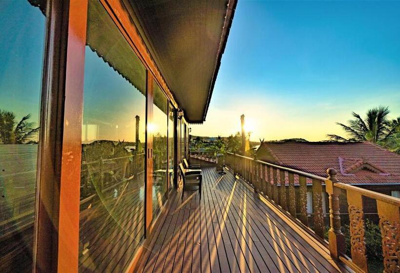 자쿠지 스위트, Erawan Villa