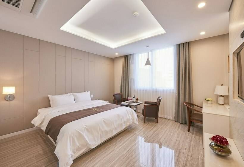 חדר ביזנס, Gwangju Aura