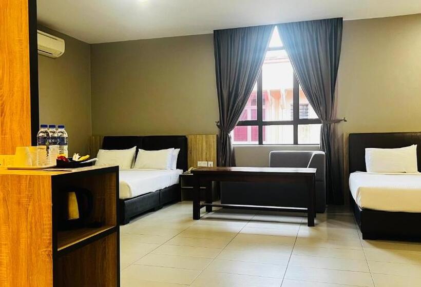 חדר קומפורט לשלושה, Sin Lien