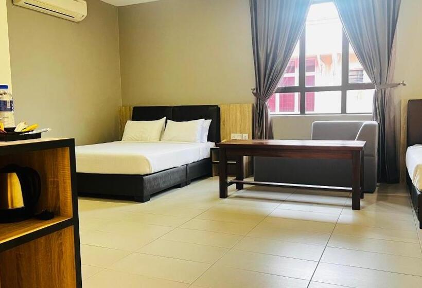 غرفة كومفورت ثلاثية, Sin Lien