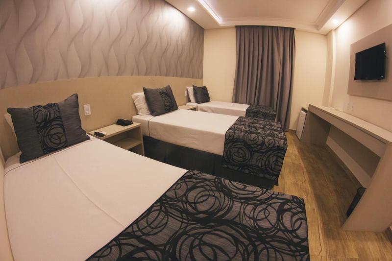 디럭스 트리플 룸, Summit Suítes Hotel Caçapava