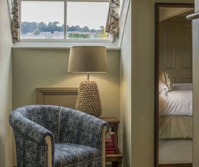 غرفة قياسية, The Cookie Jar