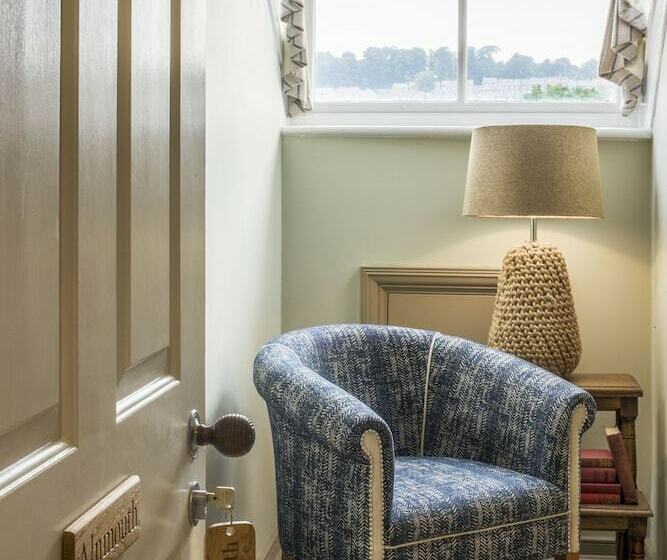 غرفة قياسية, The Cookie Jar