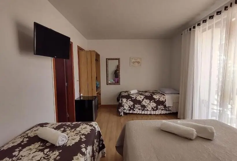 Standard Neljän Hengen Huone, Casa Da Flôr Guesthouse, Praia Grande, Beto Carrero
