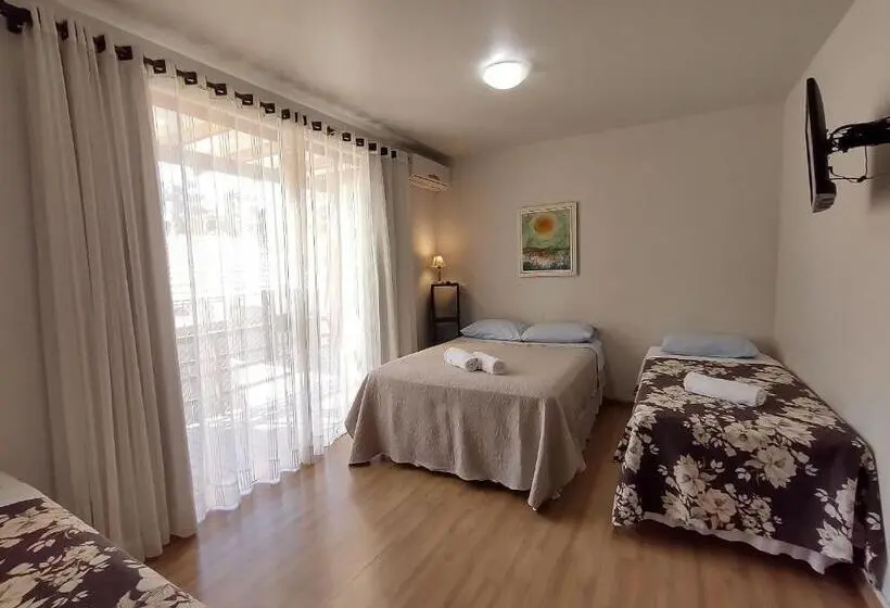 Standard Neljän Hengen Huone, Casa Da Flôr Guesthouse, Praia Grande, Beto Carrero