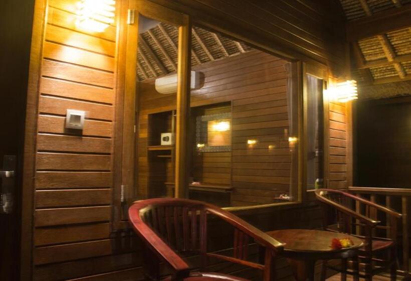 Бунгало Стандарт, Lembongan Mantra Huts