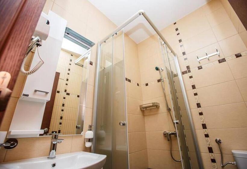 اتاق لوکس, Morava šabac