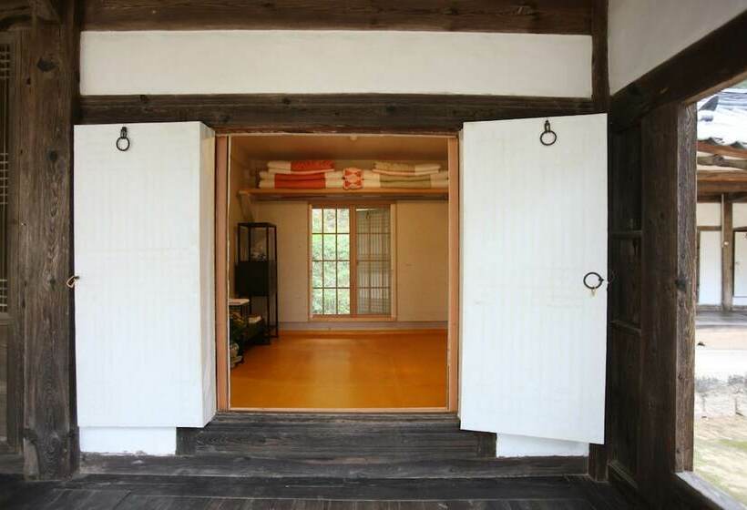 חדר דלוקס, Okyeon Jeongsa