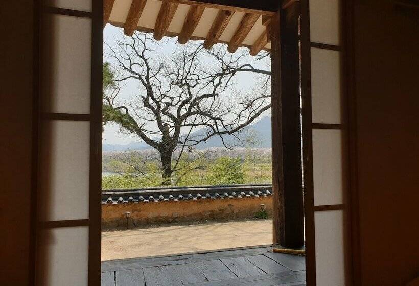 חדר דלוקס, Okyeon Jeongsa