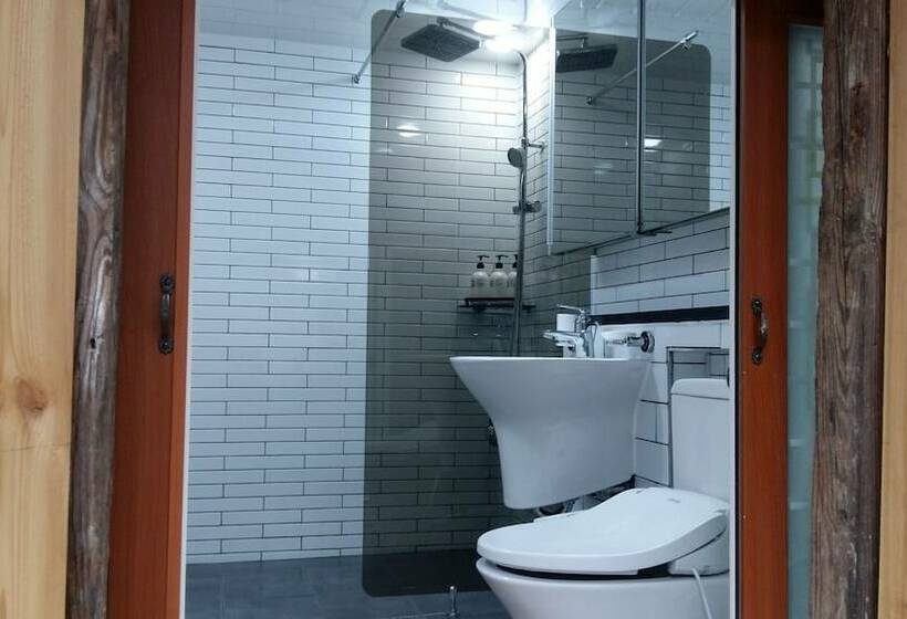 חדר דלוקס, Okyeon Jeongsa