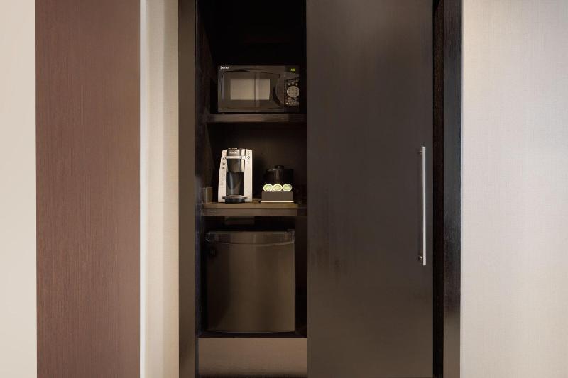 חדר משפחתי, Okyeon Jeongsa